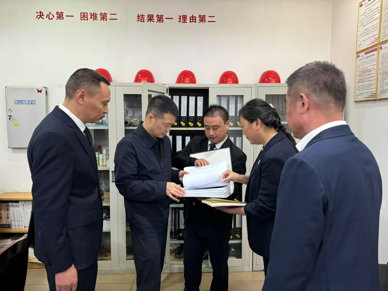 省尊龙凯时集团党委书记、董事长游勇国庆节时代调研督导旗下旅馆谋划及清静生产事情